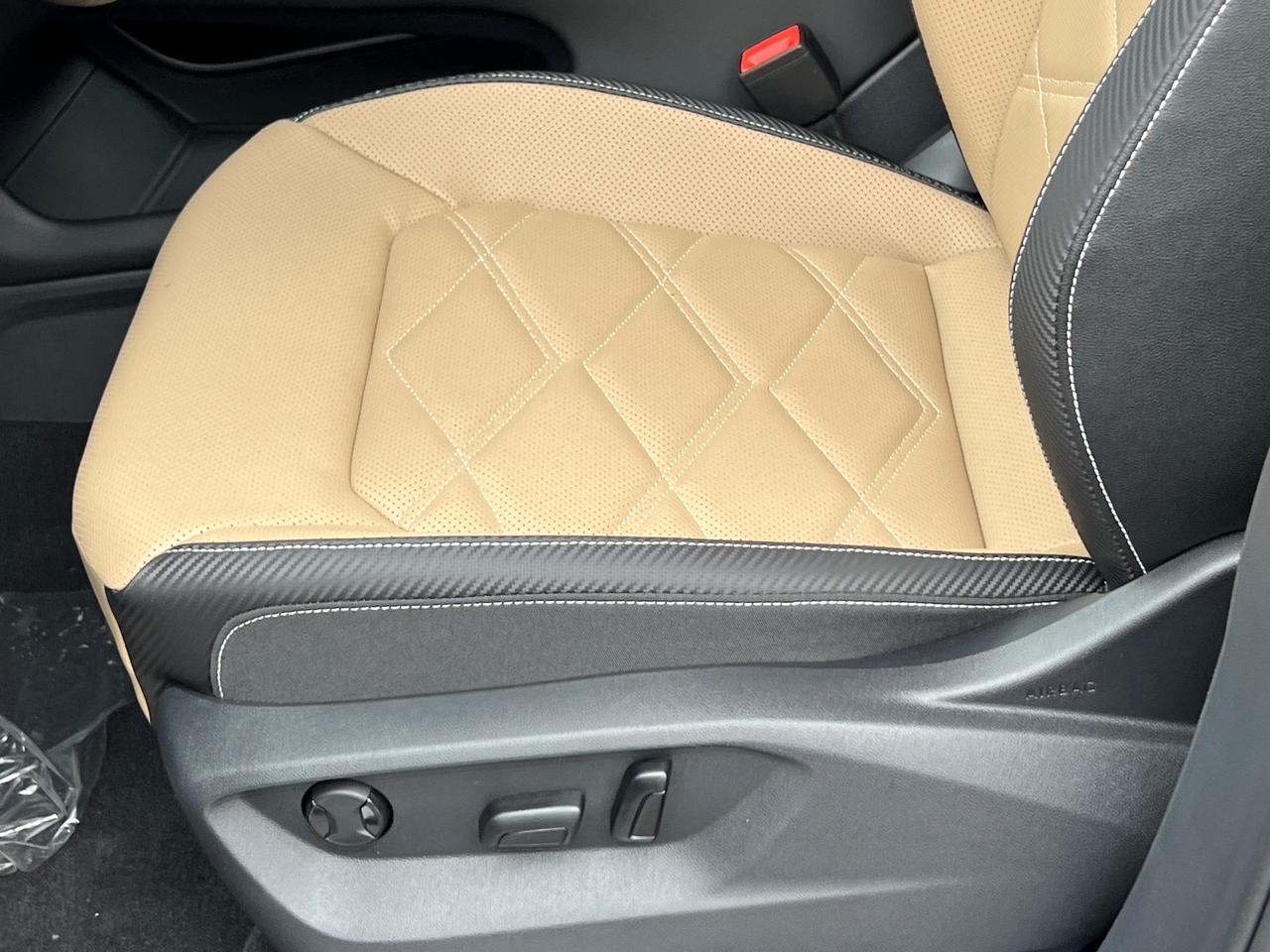 2025 Volkswagen Atlas Cross Sport 2.0T SE w/Technology Hagerstown MD