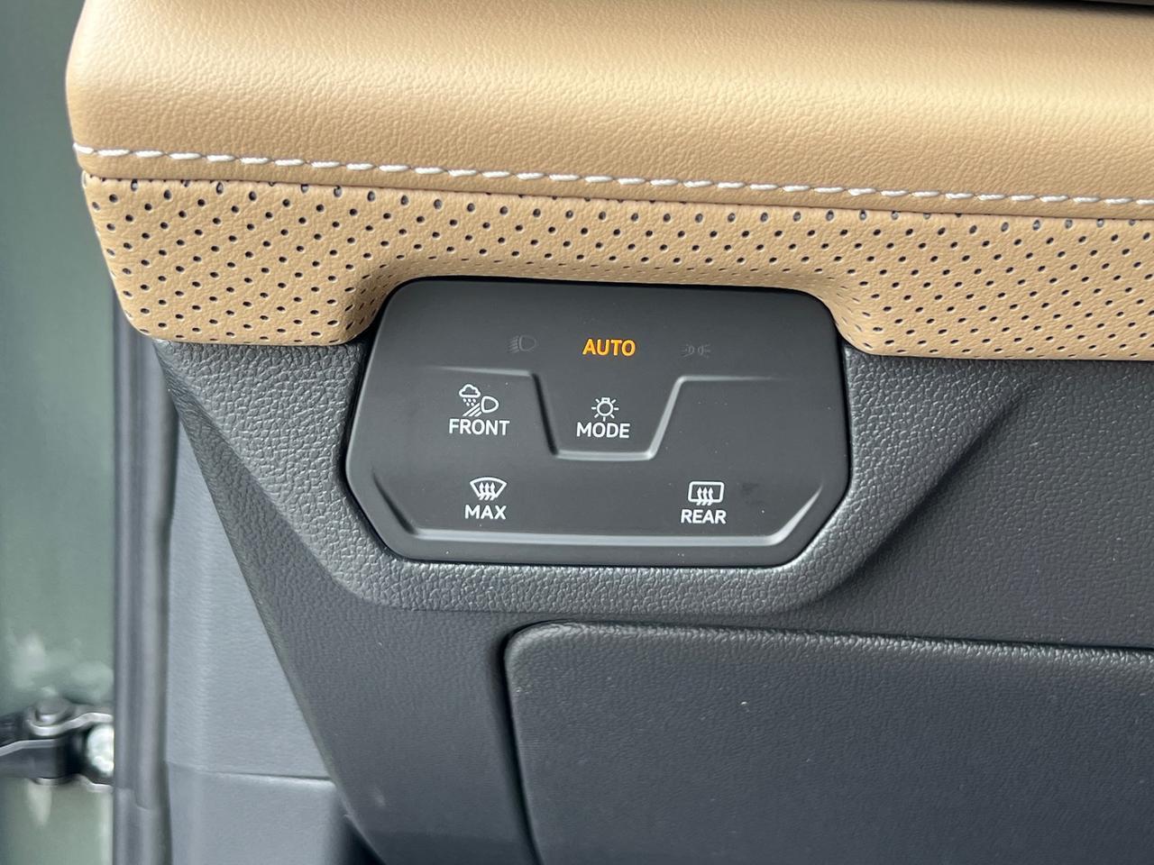 2025 Volkswagen Atlas Cross Sport 2.0T SE w/Technology Hagerstown MD