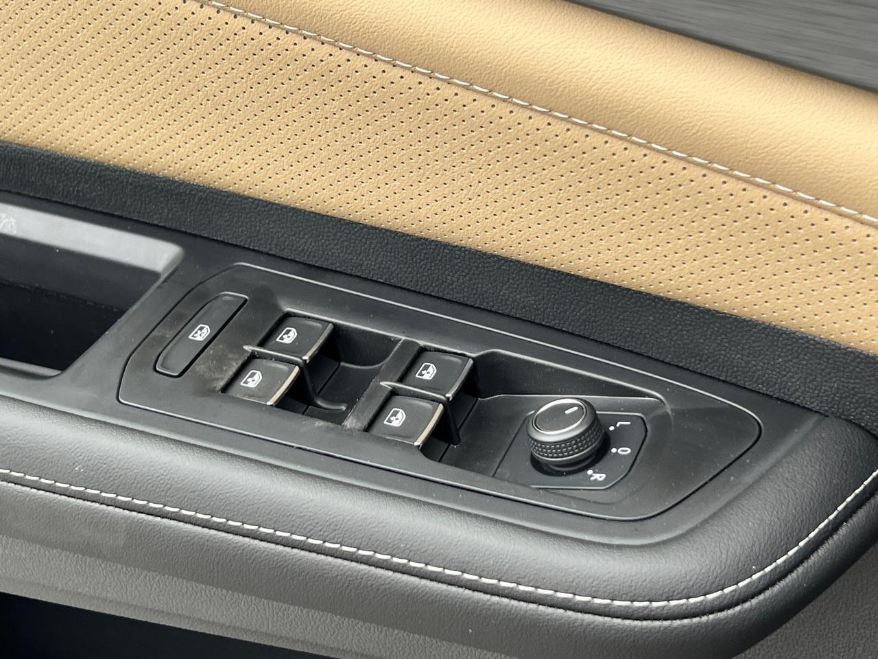 2025 Volkswagen Atlas Cross Sport 2.0T SE w/Technology Hagerstown MD