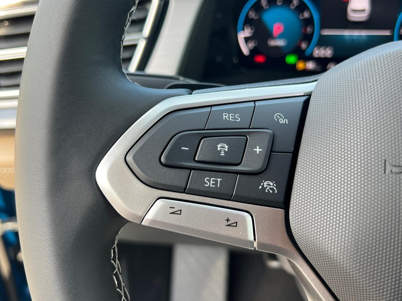 2025 Volkswagen Atlas Cross Sport 2.0T SE w/Technology Hagerstown MD