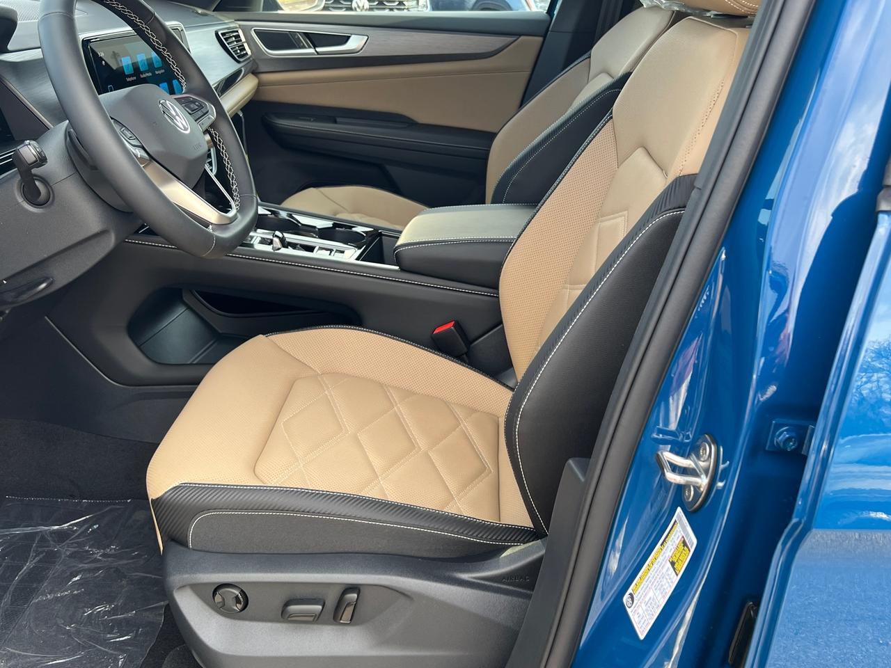 2025 Volkswagen Atlas Cross Sport 2.0T SE w/Technology Hagerstown MD