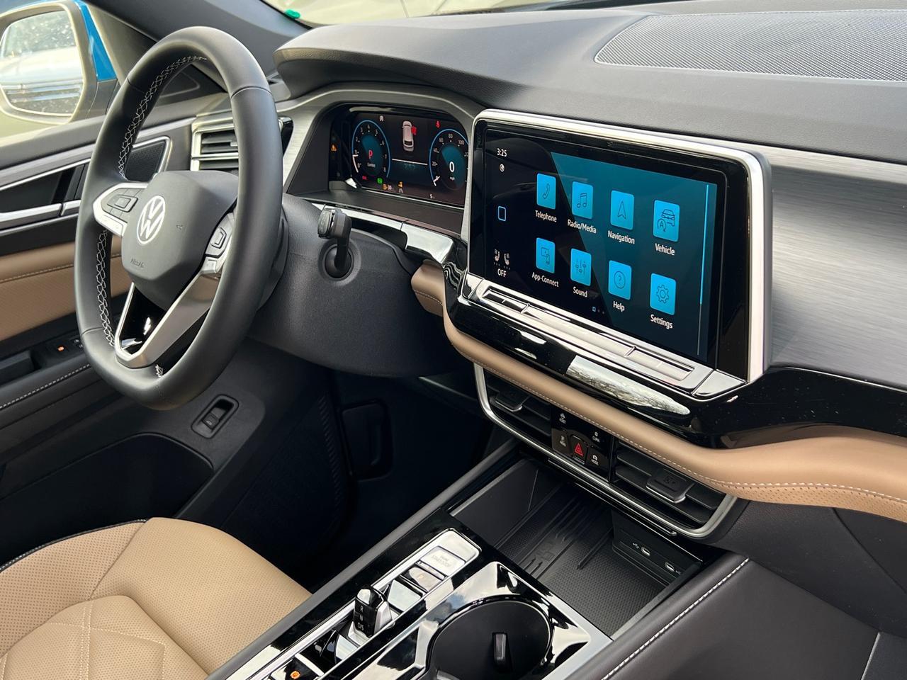 2025 Volkswagen Atlas Cross Sport 2.0T SE w/Technology Hagerstown MD