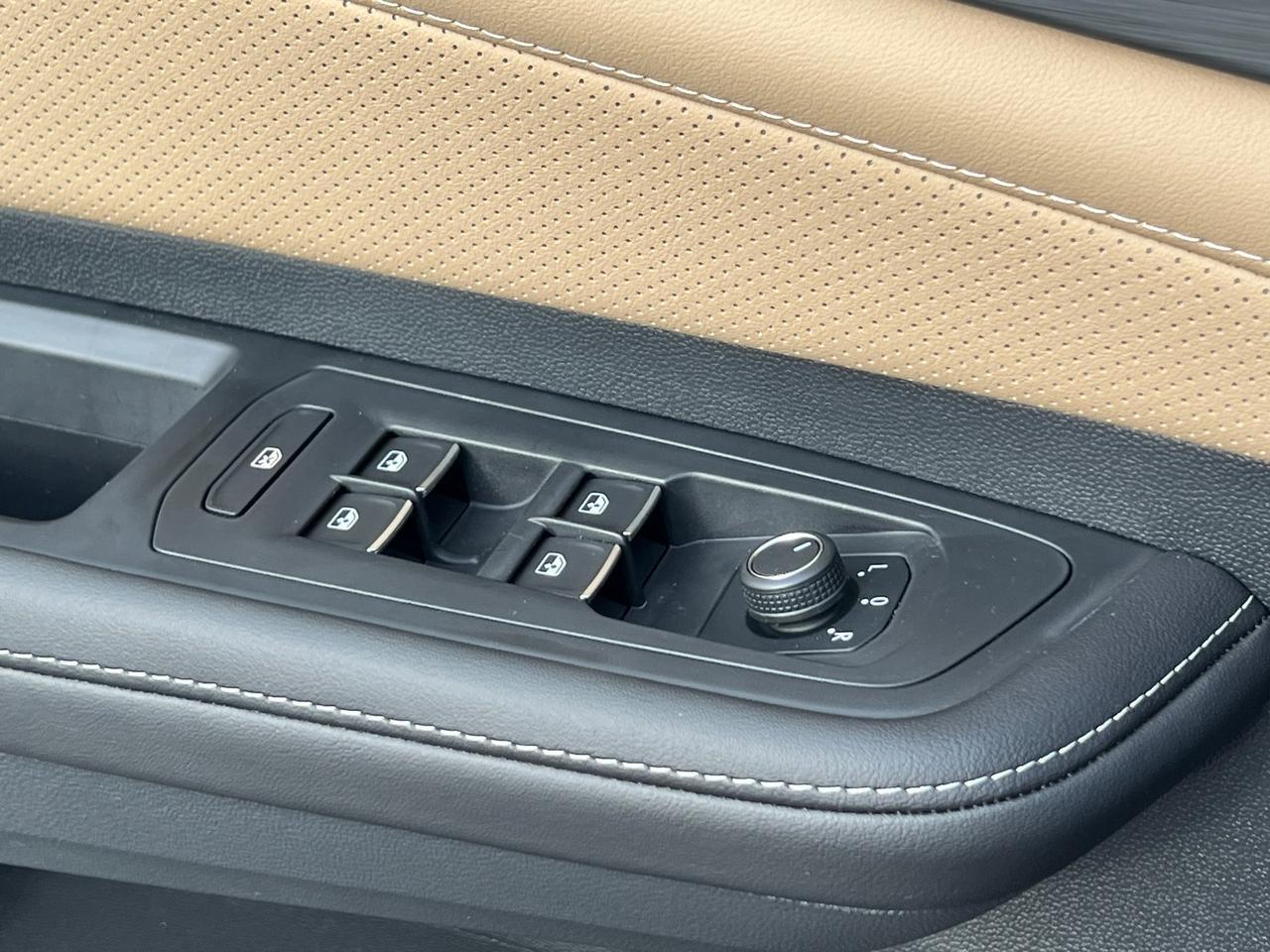 2025 Volkswagen Atlas Cross Sport 2.0T SE w/Technology Hagerstown MD