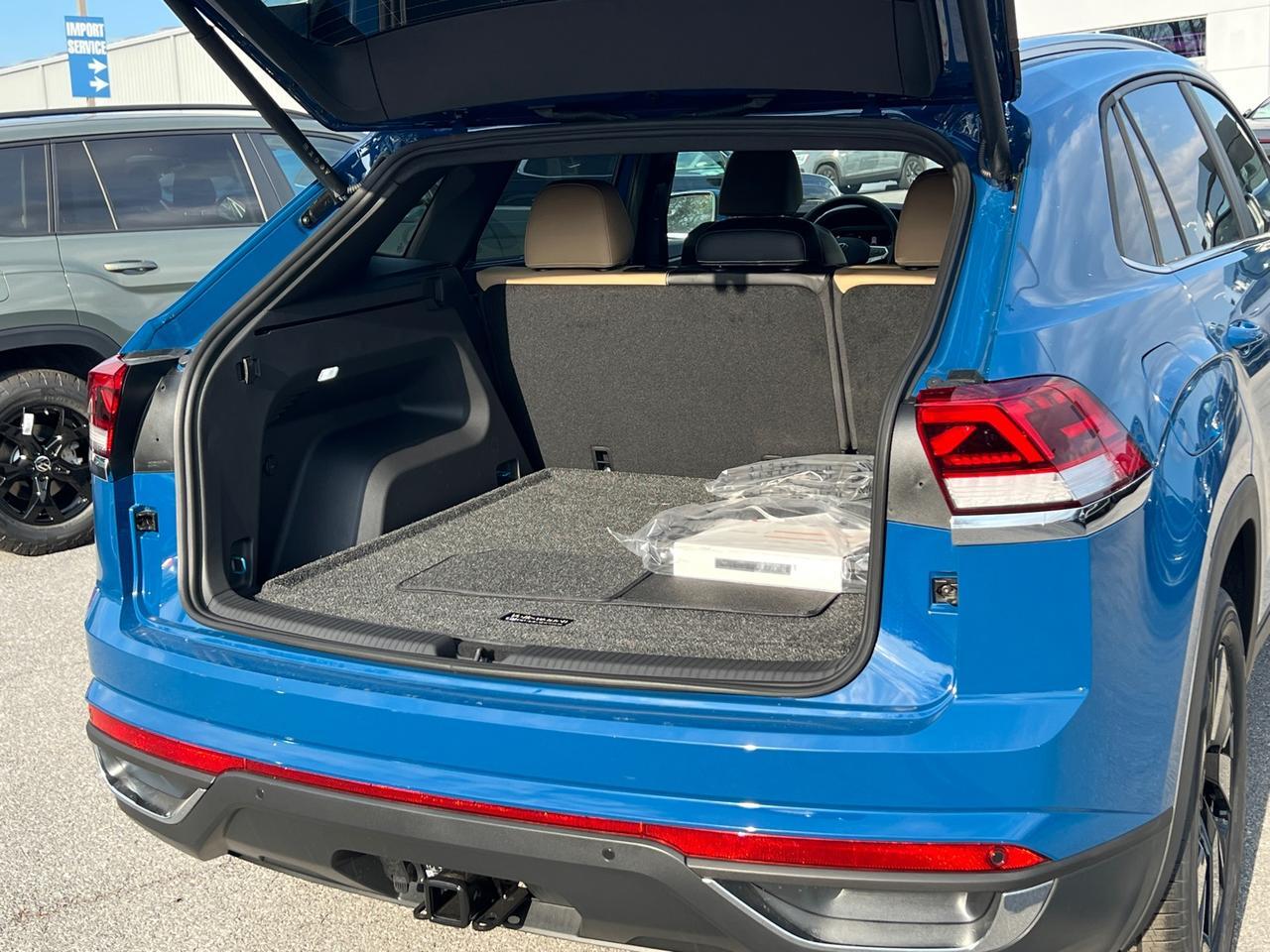 2025 Volkswagen Atlas Cross Sport 2.0T SE w/Technology Hagerstown MD