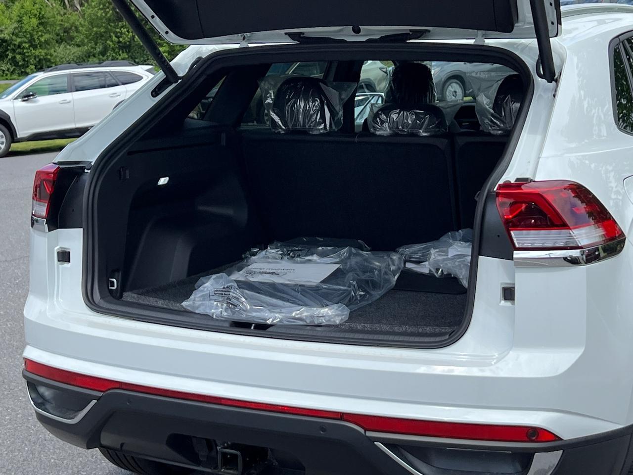 2025 Volkswagen Atlas Cross Sport 2.0T SE w/Technology Hagerstown MD