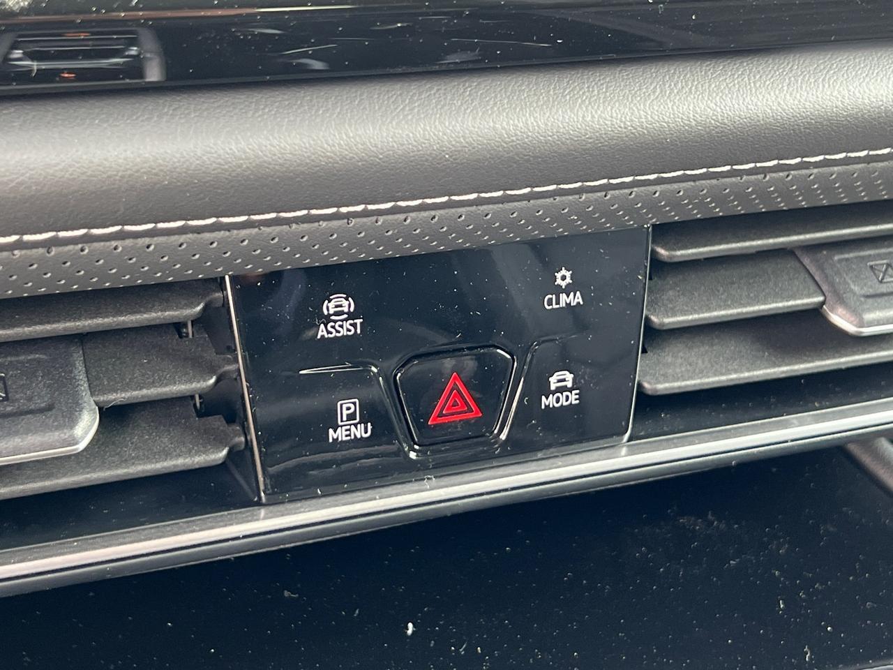 2025 Volkswagen Atlas Cross Sport 2.0T SE w/Technology Hagerstown MD