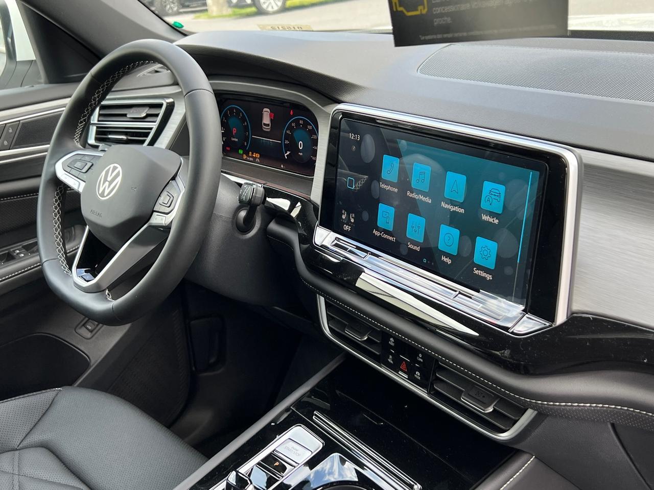 2025 Volkswagen Atlas Cross Sport 2.0T SE w/Technology Hagerstown MD