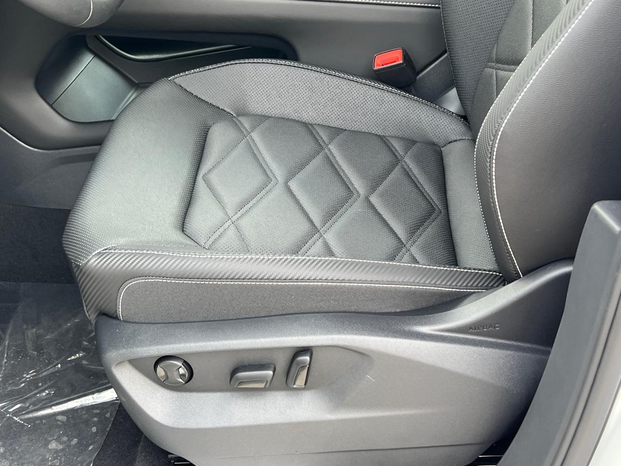 2025 Volkswagen Atlas Cross Sport 2.0T SE w/Technology Hagerstown MD