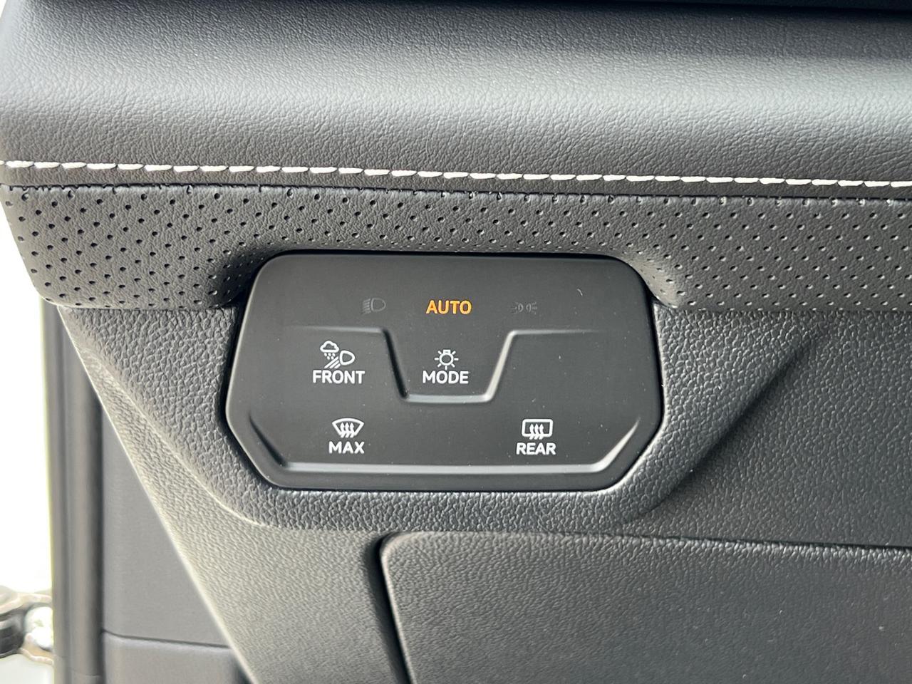 2025 Volkswagen Atlas Cross Sport 2.0T SE w/Technology Hagerstown MD