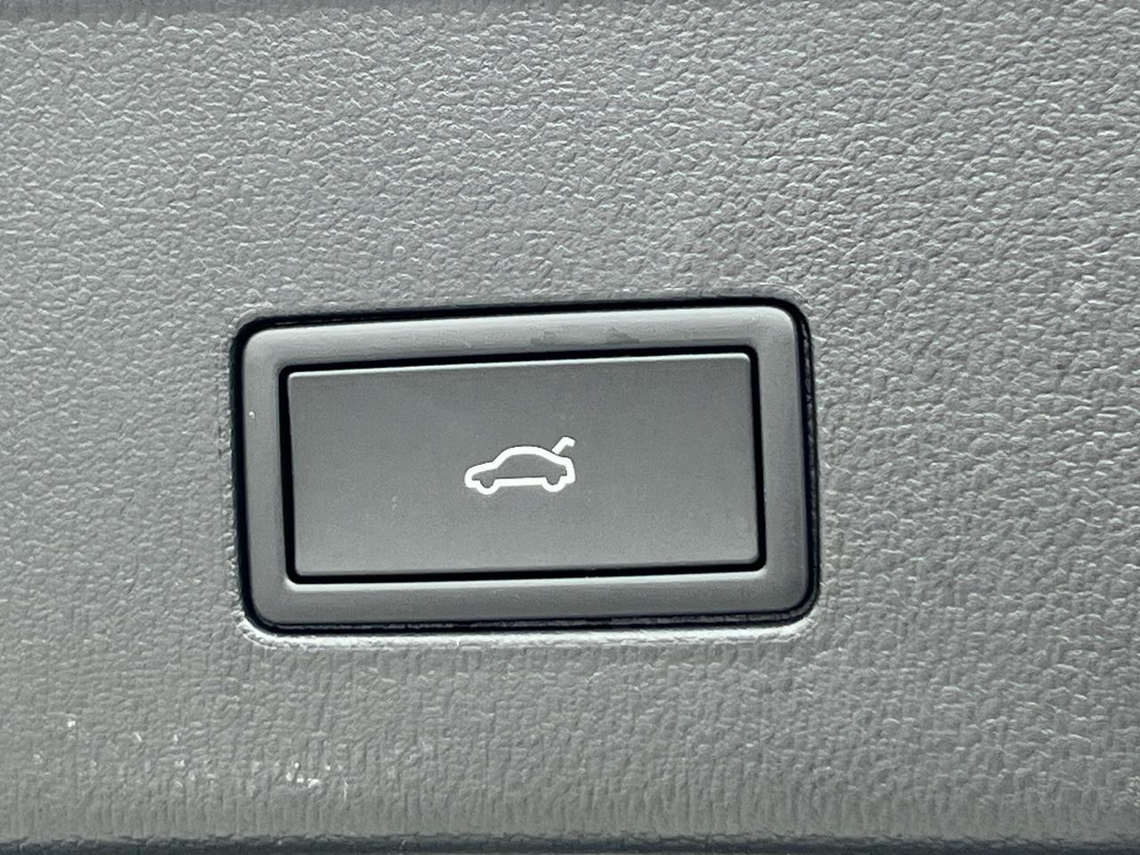 2025 Volkswagen Atlas Cross Sport 2.0T SE w/Technology Hagerstown MD