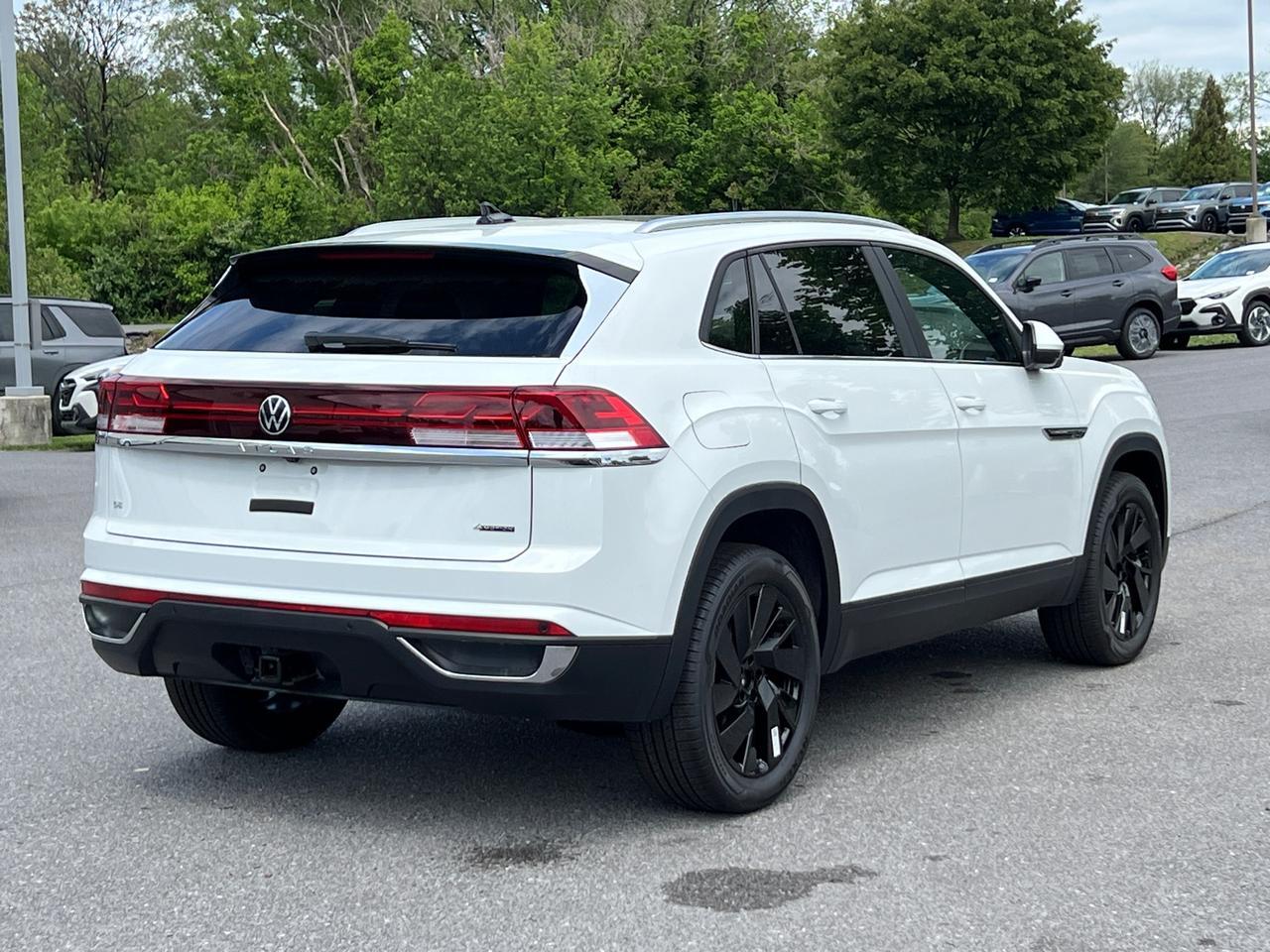 2025 Volkswagen Atlas Cross Sport 2.0T SE w/Technology Hagerstown MD