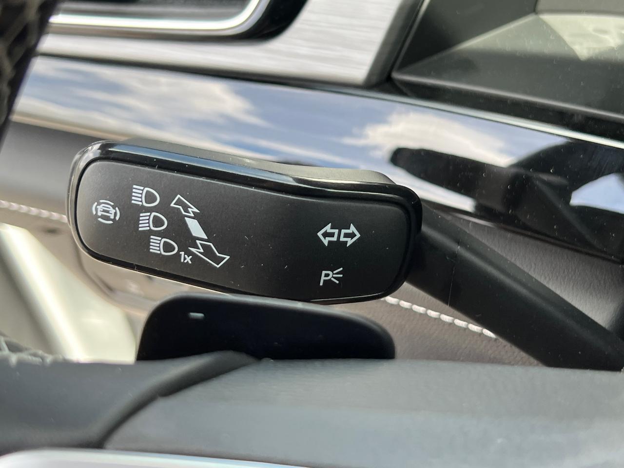 2025 Volkswagen Atlas Cross Sport 2.0T SE w/Technology Hagerstown MD