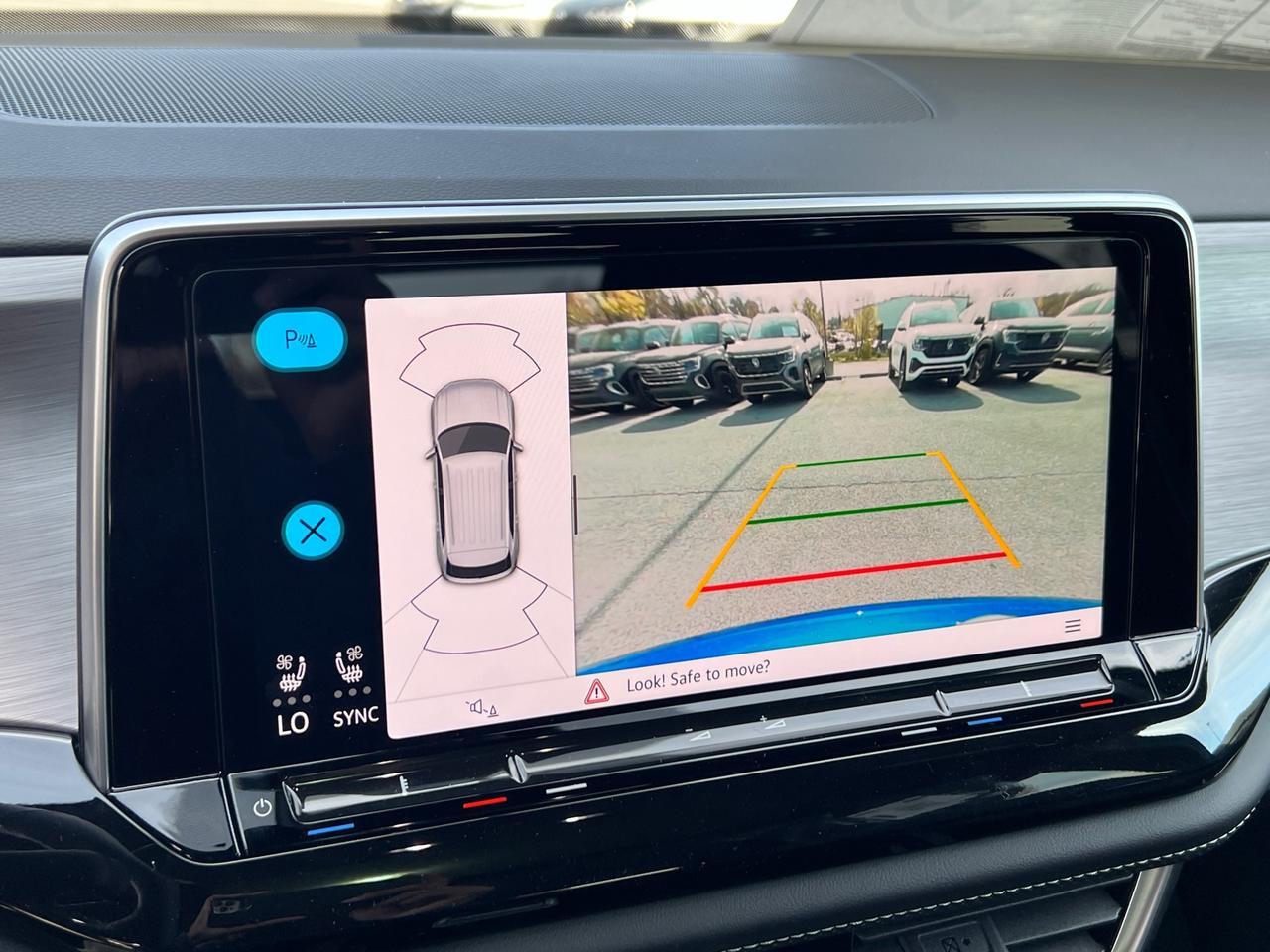 2025 Volkswagen Atlas Cross Sport 2.0T SE w/Technology Hagerstown MD