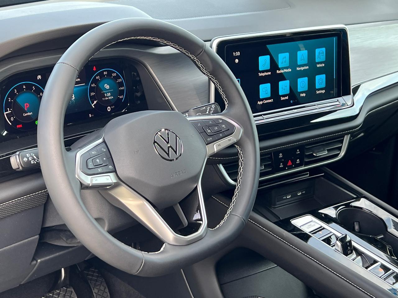 2025 Volkswagen Atlas Cross Sport 2.0T SE w/Technology Hagerstown MD