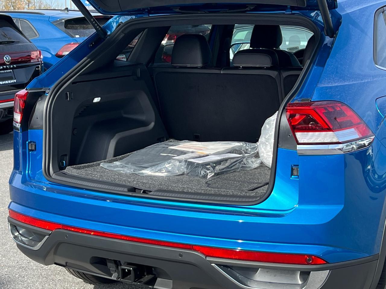 2025 Volkswagen Atlas Cross Sport 2.0T SE w/Technology Hagerstown MD