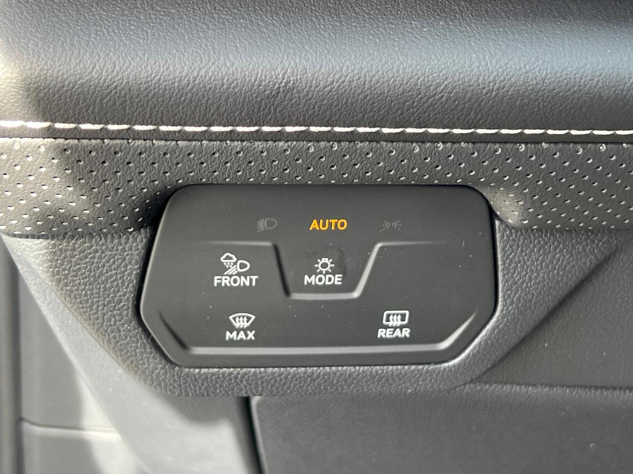 2025 Volkswagen Atlas Cross Sport 2.0T SE w/Technology Hagerstown MD