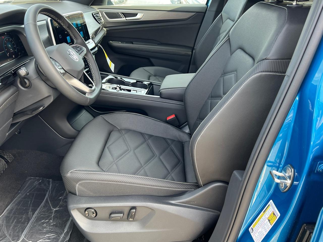 2025 Volkswagen Atlas Cross Sport 2.0T SE w/Technology Hagerstown MD