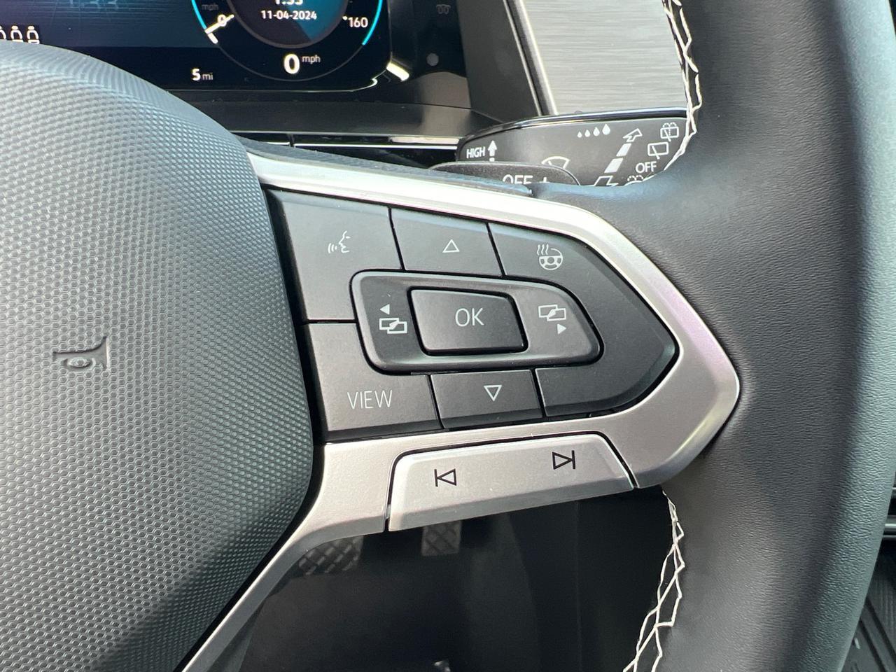 2025 Volkswagen Atlas Cross Sport 2.0T SE w/Technology Hagerstown MD