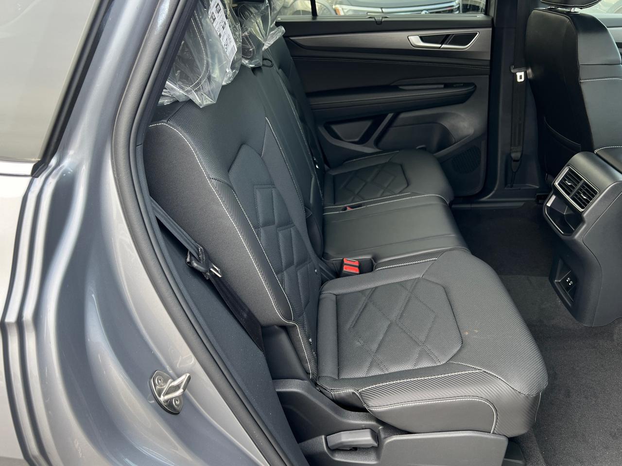 2025 Volkswagen Atlas Cross Sport 2.0T SE w/Technology Hagerstown MD