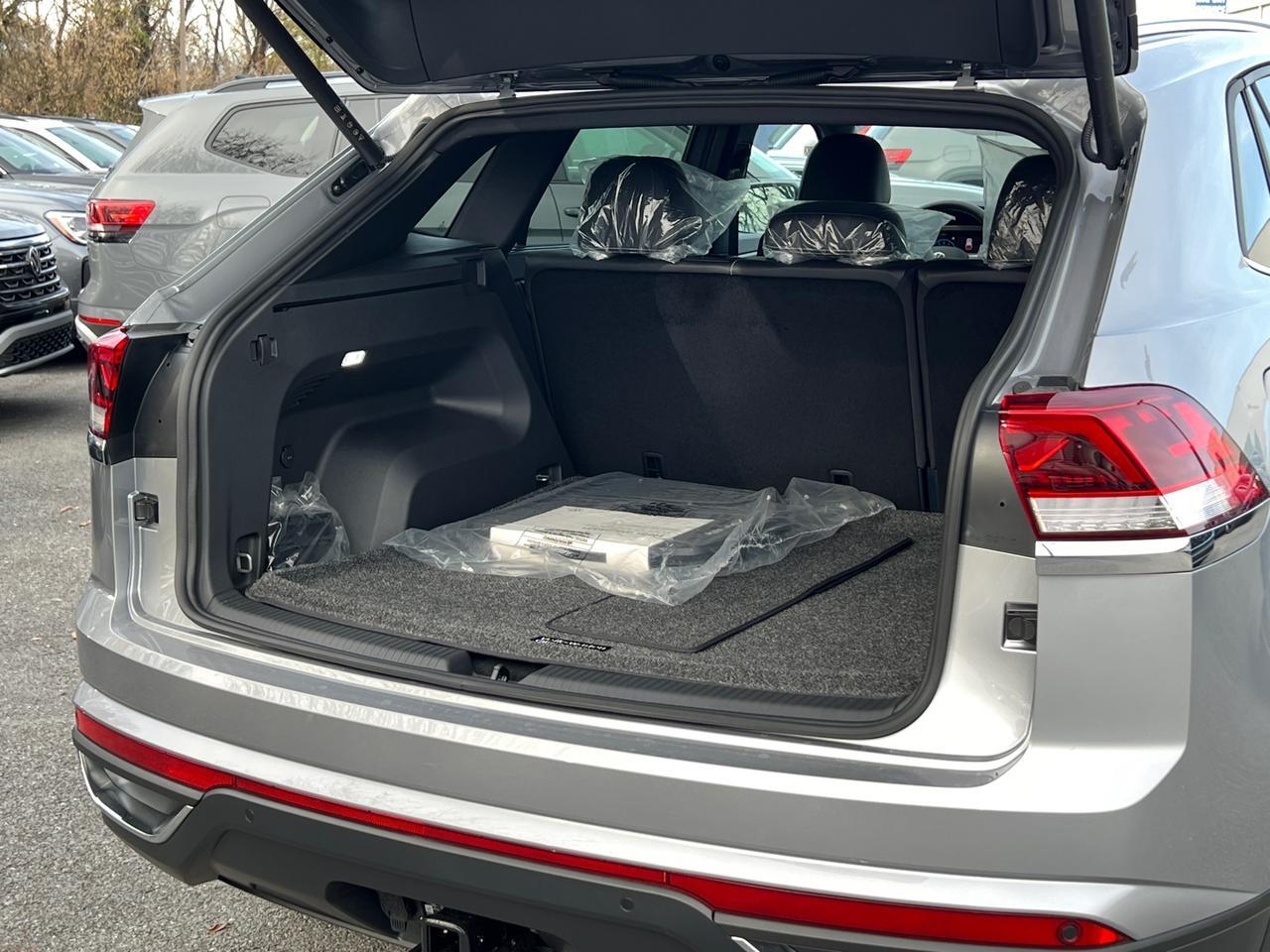 2025 Volkswagen Atlas Cross Sport 2.0T SE w/Technology Hagerstown MD