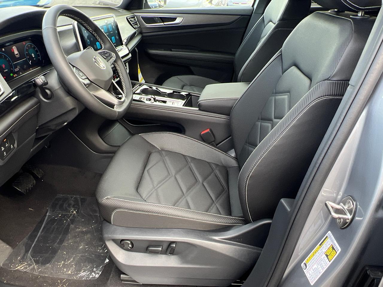 2025 Volkswagen Atlas Cross Sport 2.0T SE w/Technology Hagerstown MD