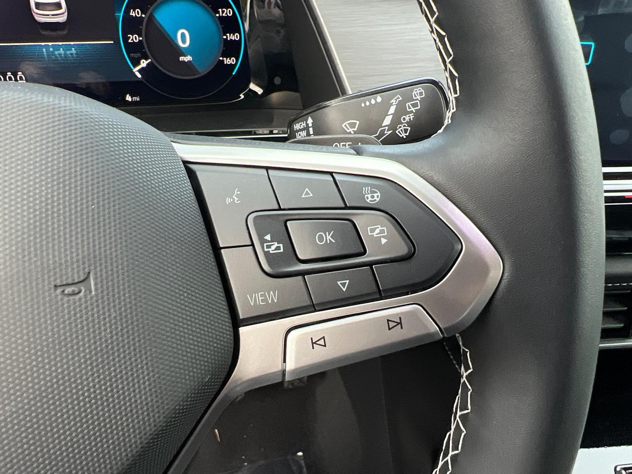 2025 Volkswagen Atlas Cross Sport 2.0T SE w/Technology Hagerstown MD