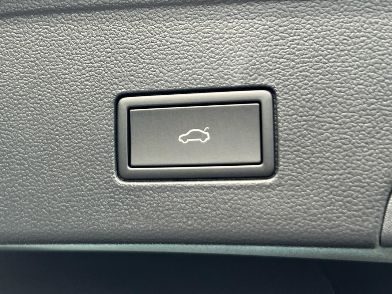 2025 Volkswagen Atlas Cross Sport 2.0T SE w/Technology Hagerstown MD