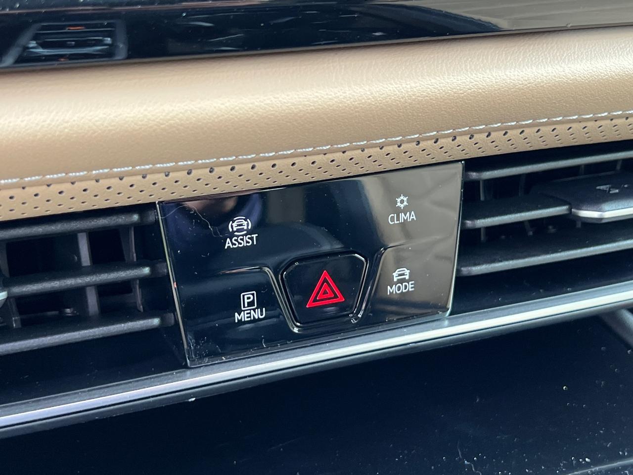 2025 Volkswagen Atlas Cross Sport 2.0T SE w/Technology Hagerstown MD