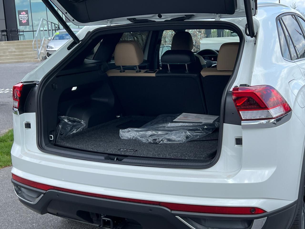 2025 Volkswagen Atlas Cross Sport 2.0T SE w/Technology Hagerstown MD