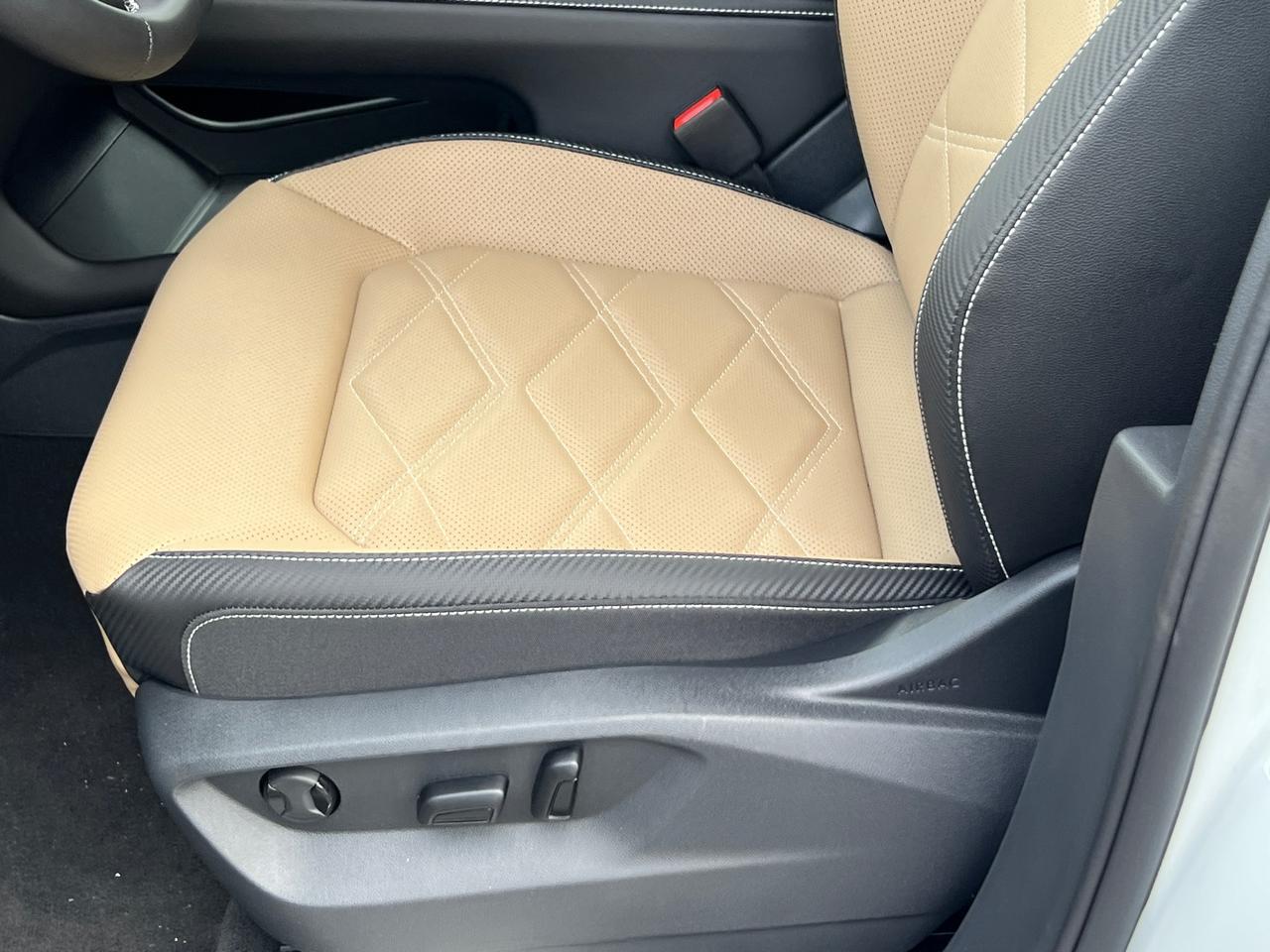 2025 Volkswagen Atlas Cross Sport 2.0T SE w/Technology Hagerstown MD