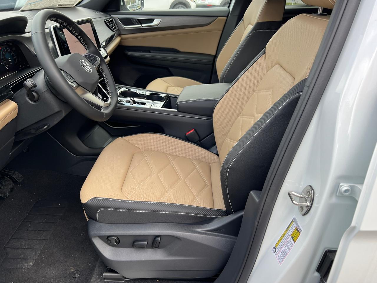 2025 Volkswagen Atlas Cross Sport 2.0T SE w/Technology Hagerstown MD