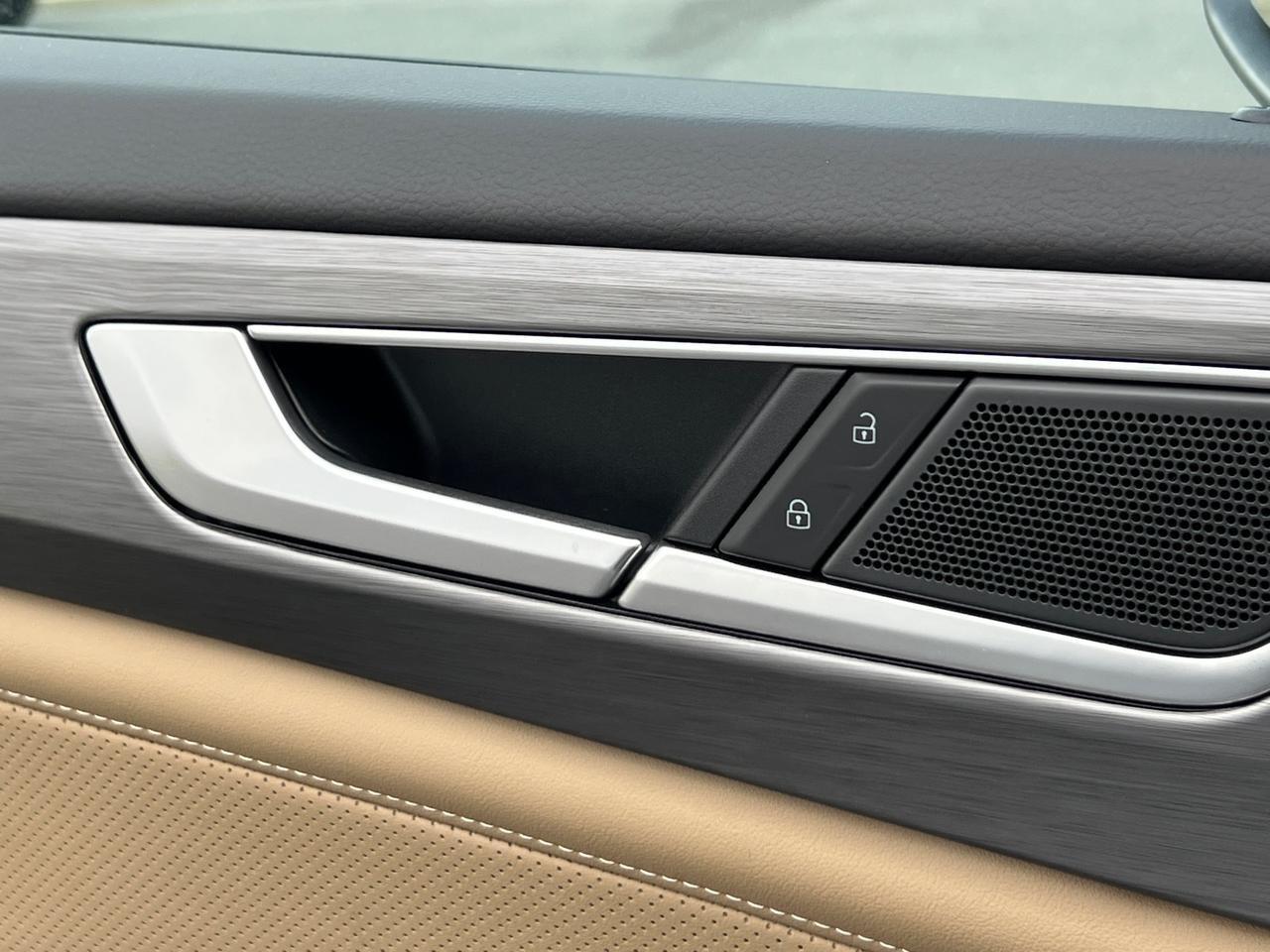 2025 Volkswagen Atlas Cross Sport 2.0T SE w/Technology Hagerstown MD