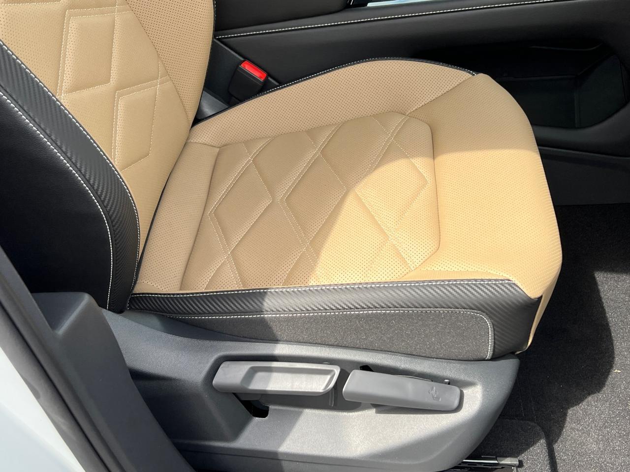 2025 Volkswagen Atlas Cross Sport 2.0T SE w/Technology Hagerstown MD