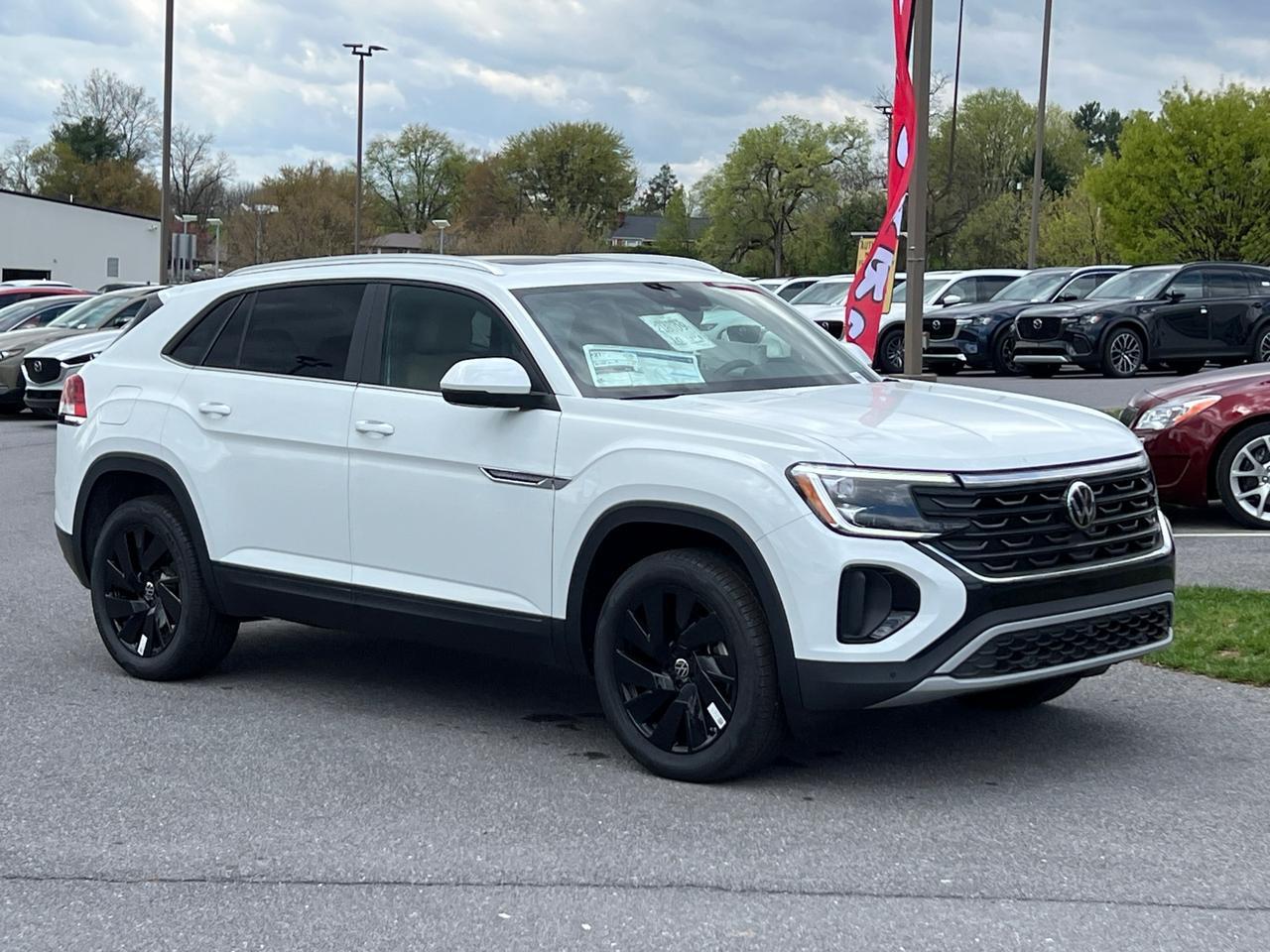 2025 Volkswagen Atlas Cross Sport 2.0T SE w/Technology