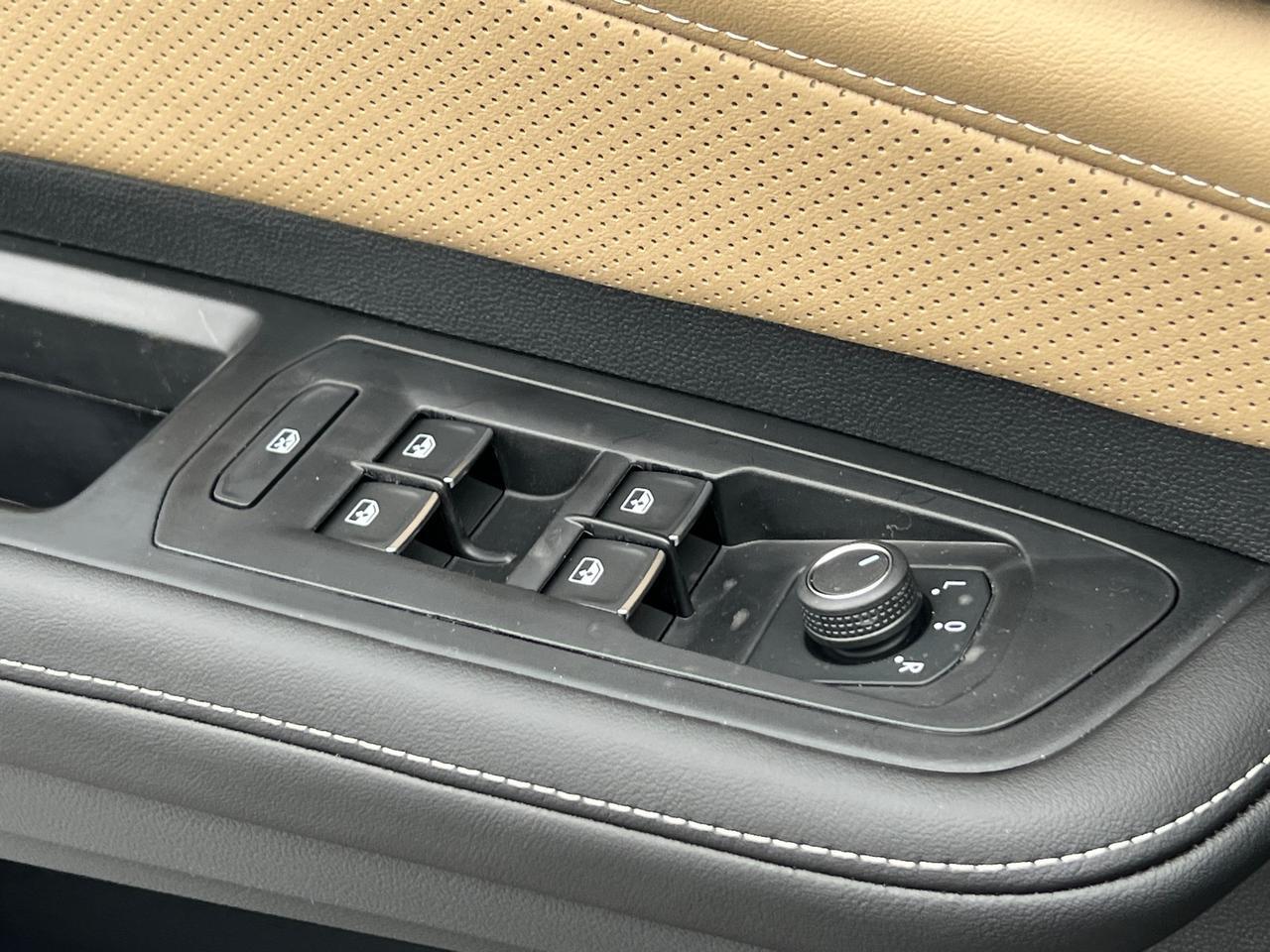 2025 Volkswagen Atlas Cross Sport 2.0T SE w/Technology Hagerstown MD