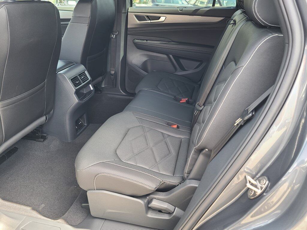 2025 Volkswagen Atlas Cross Sport 2.0T SE w/Technology Springfield VA