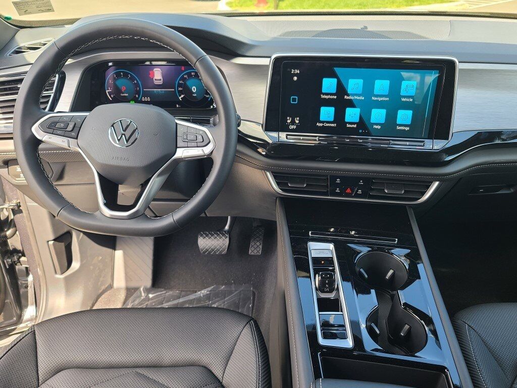 2025 Volkswagen Atlas Cross Sport 2.0T SE w/Technology Springfield VA