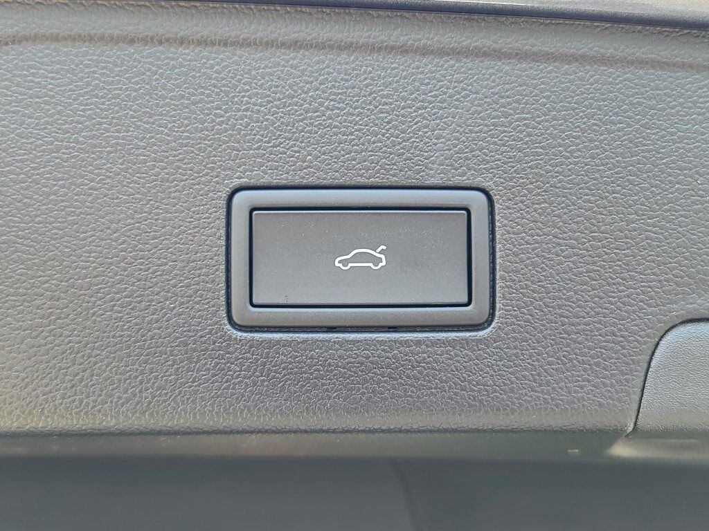 2025 Volkswagen Atlas Cross Sport 2.0T SE w/Technology Springfield VA