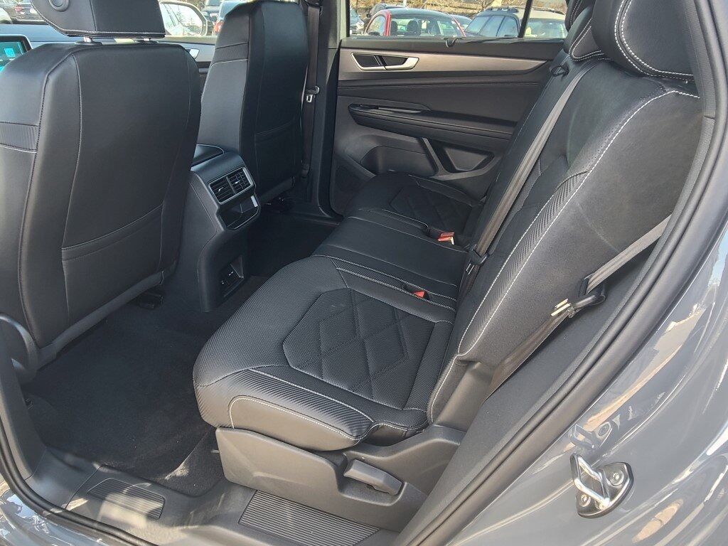 2025 Volkswagen Atlas Cross Sport 2.0T SE w/Technology Springfield VA