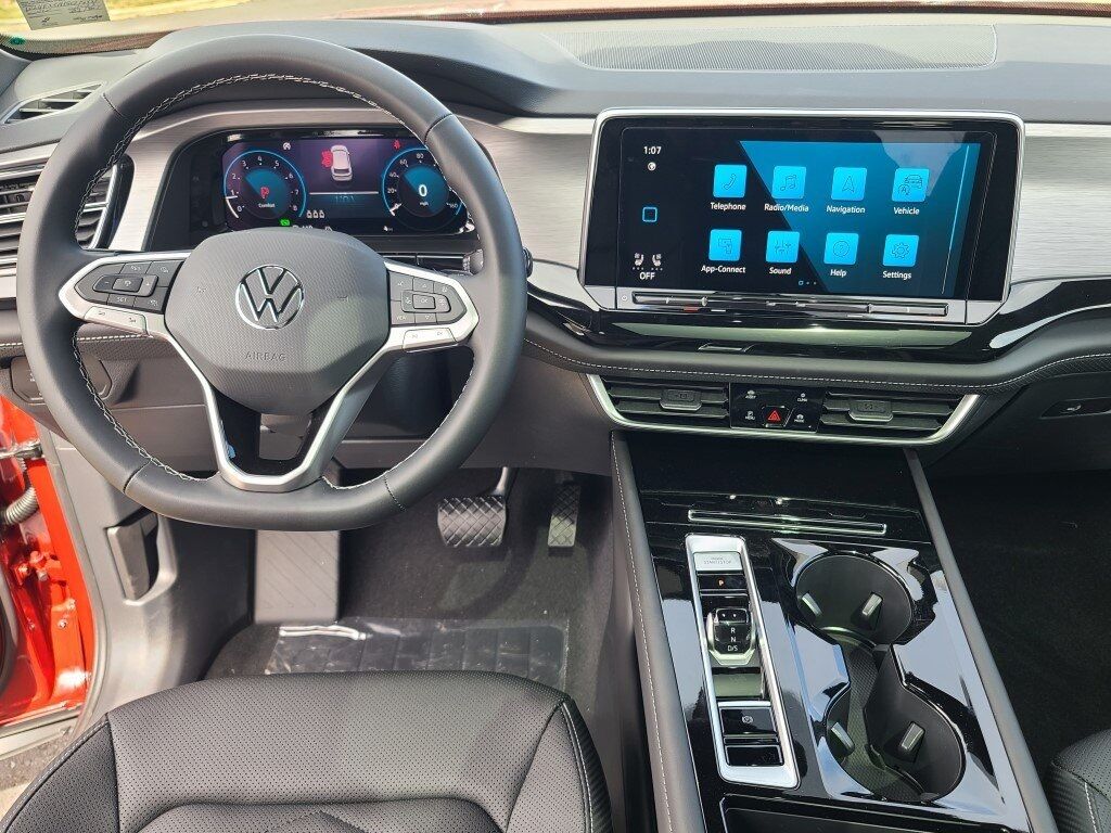 2025 Volkswagen Atlas Cross Sport 2.0T SE w/Technology Springfield VA