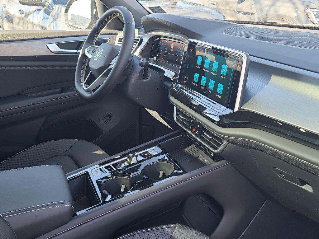 2025 Volkswagen Atlas Cross Sport 2.0T SE w/Technology Springfield VA