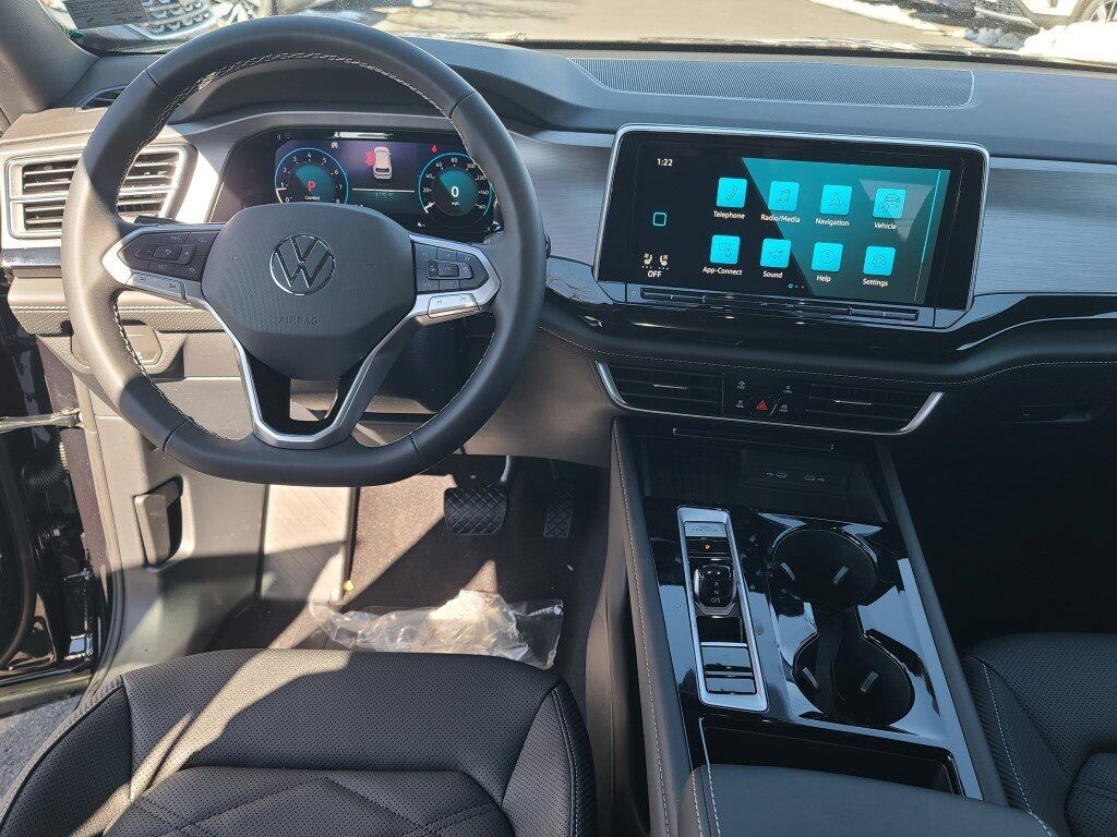 2025 Volkswagen Atlas Cross Sport 2.0T SE w/Technology Springfield VA