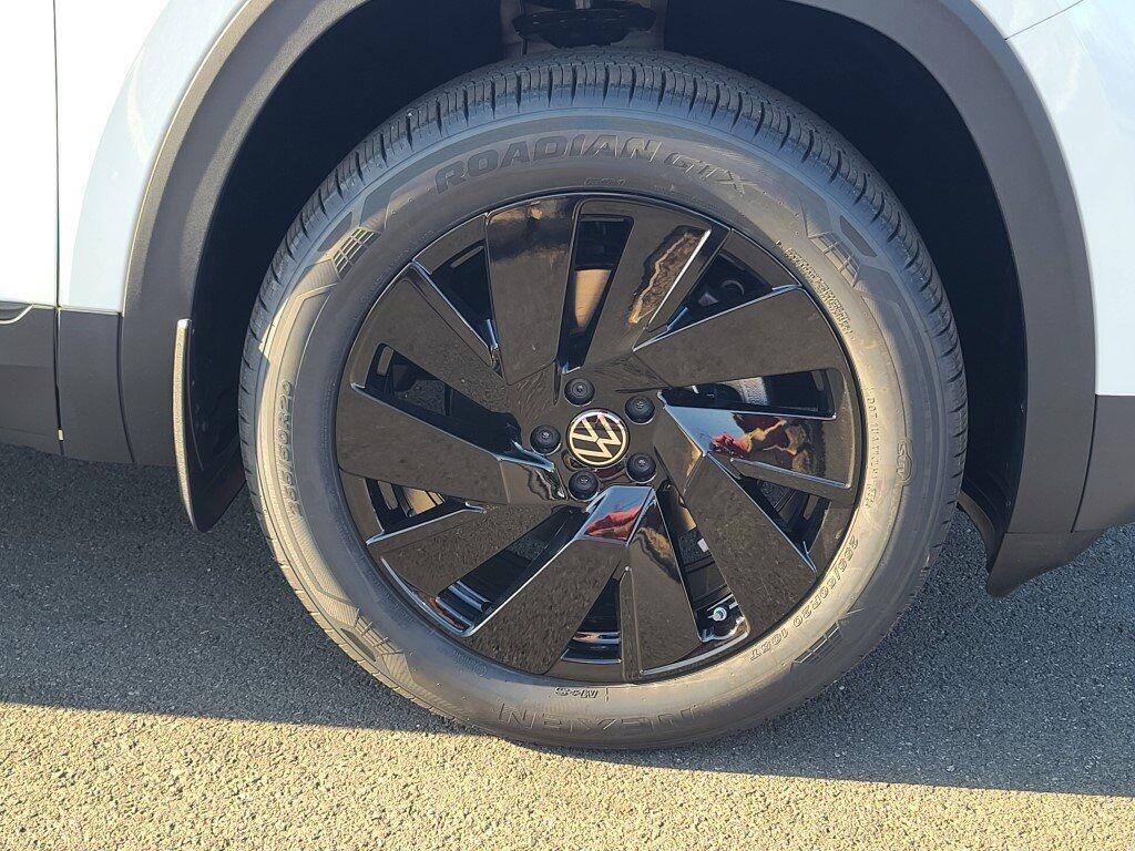 2025 Volkswagen Atlas Cross Sport 2.0T SE w/Technology Springfield VA