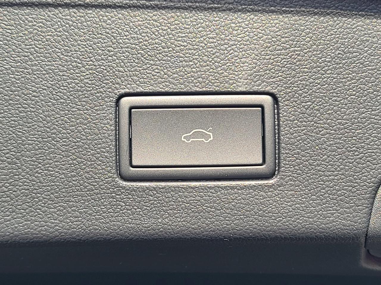 2025 Volkswagen Atlas Cross Sport 2.0T SE w/Technology Springfield VA