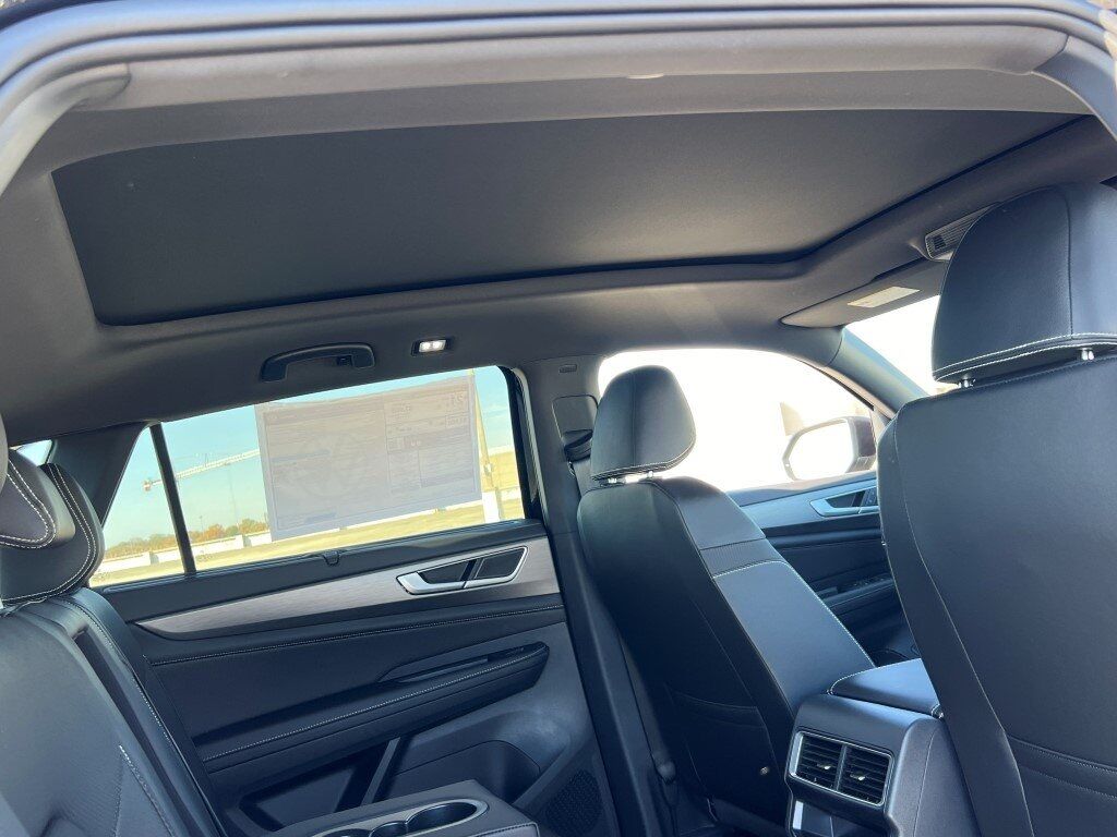 2025 Volkswagen Atlas Cross Sport 2.0T SE w/Technology Springfield VA