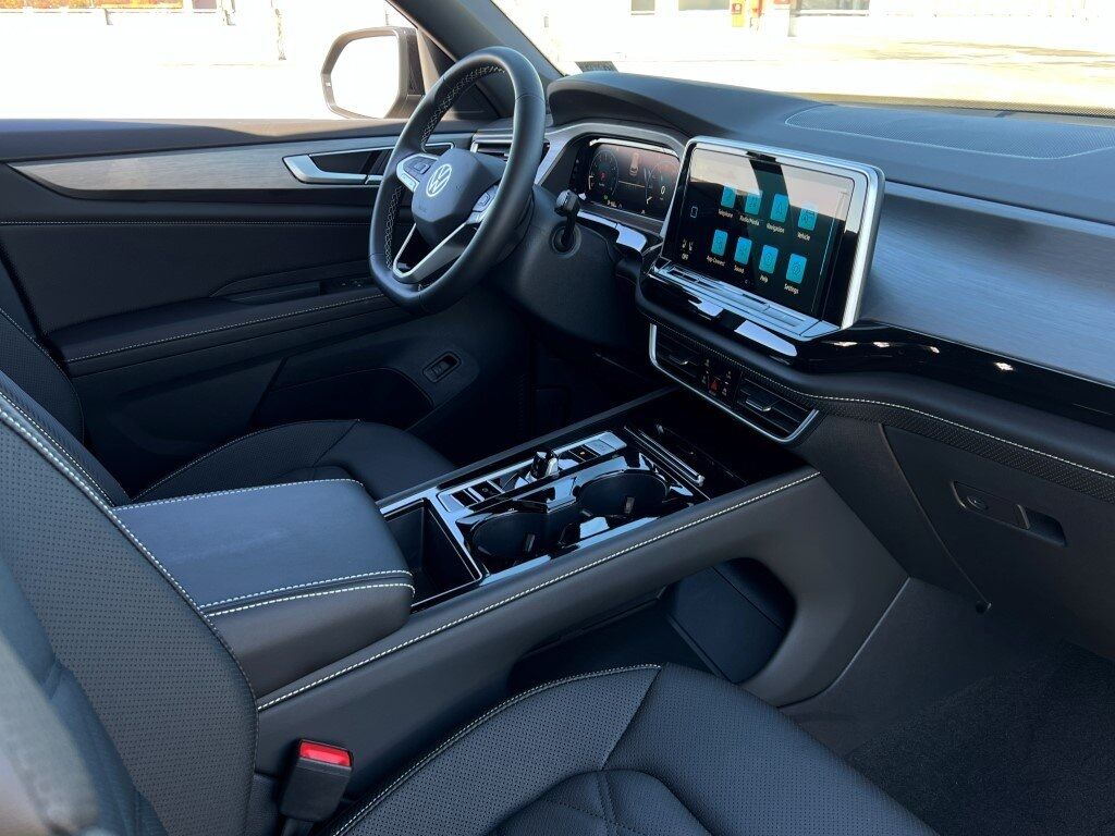 2025 Volkswagen Atlas Cross Sport 2.0T SE w/Technology Springfield VA