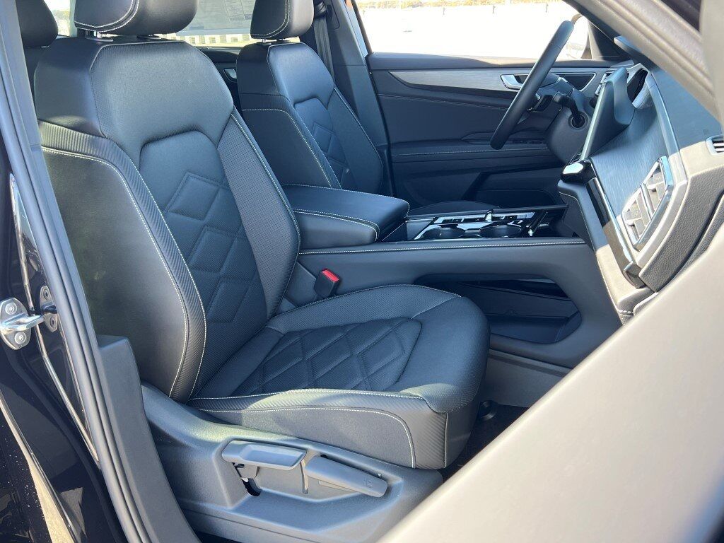 2025 Volkswagen Atlas Cross Sport 2.0T SE w/Technology Springfield VA