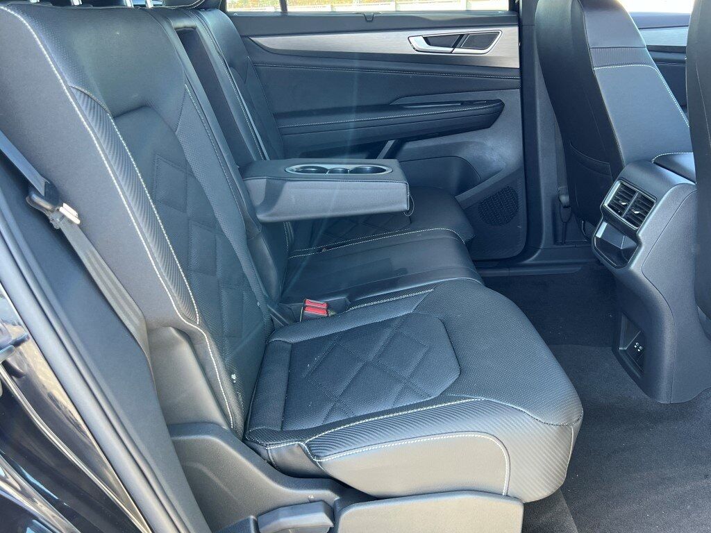 2025 Volkswagen Atlas Cross Sport 2.0T SE w/Technology Springfield VA