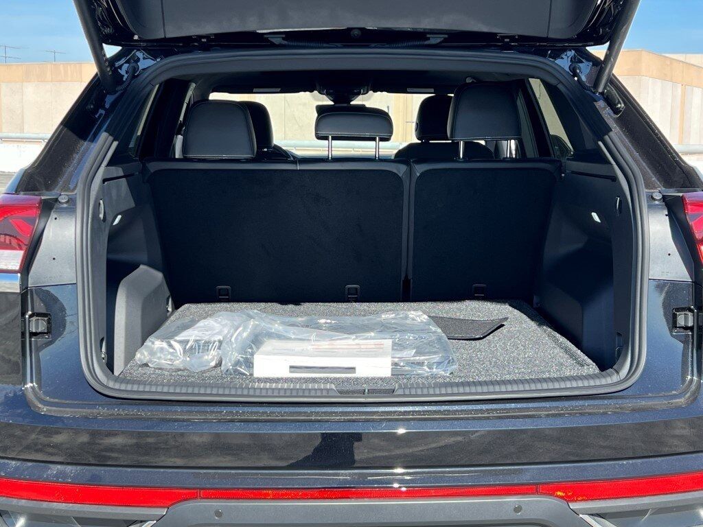 2025 Volkswagen Atlas Cross Sport 2.0T SE w/Technology Springfield VA