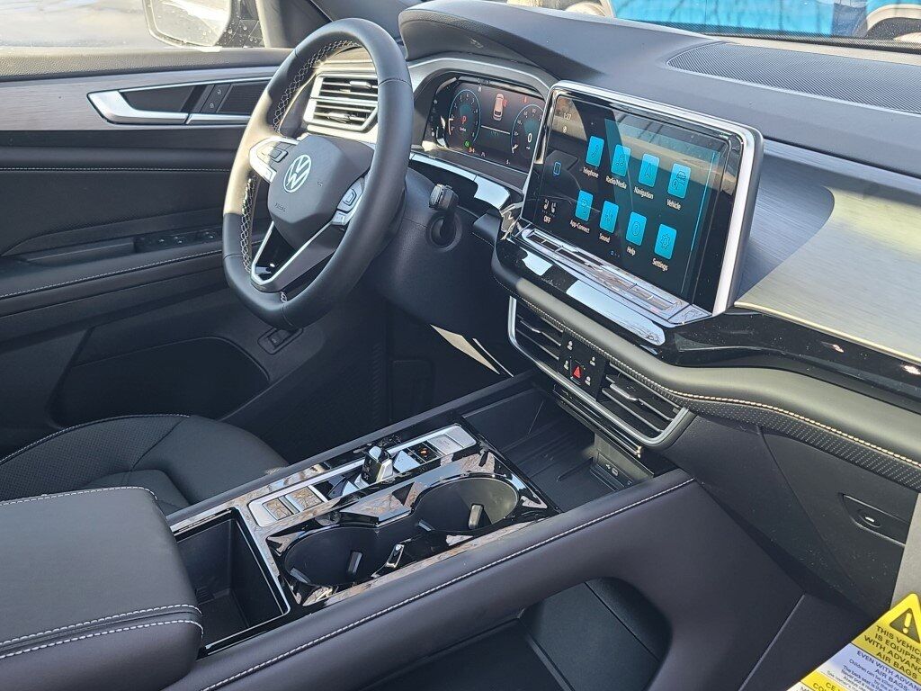 2025 Volkswagen Atlas Cross Sport 2.0T SE w/Technology Springfield VA